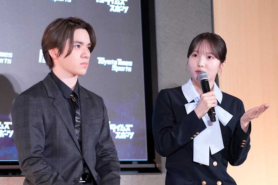 会見を行った宇野昌磨さんと本田真凜さん【写真：増田美咲】