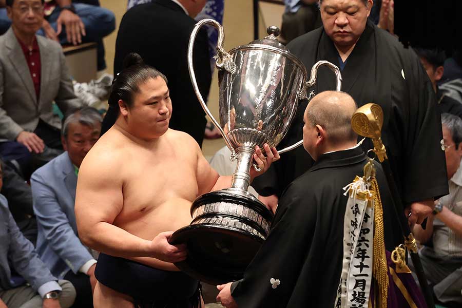 大相撲五月場所で優勝した若隆景【写真：スポーツ報知/アフロ】
