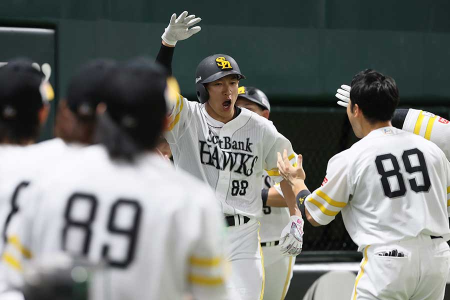 日本ハムと対戦したソフトバンク【写真:産経新聞社】