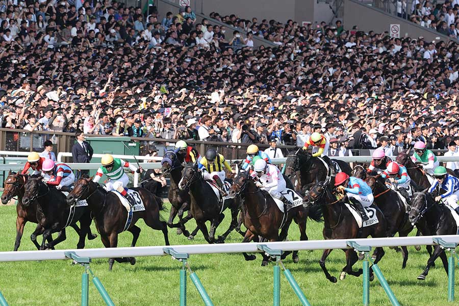 東京芝2400メートルで行われたG1日本ダービー【写真:産経新聞社】