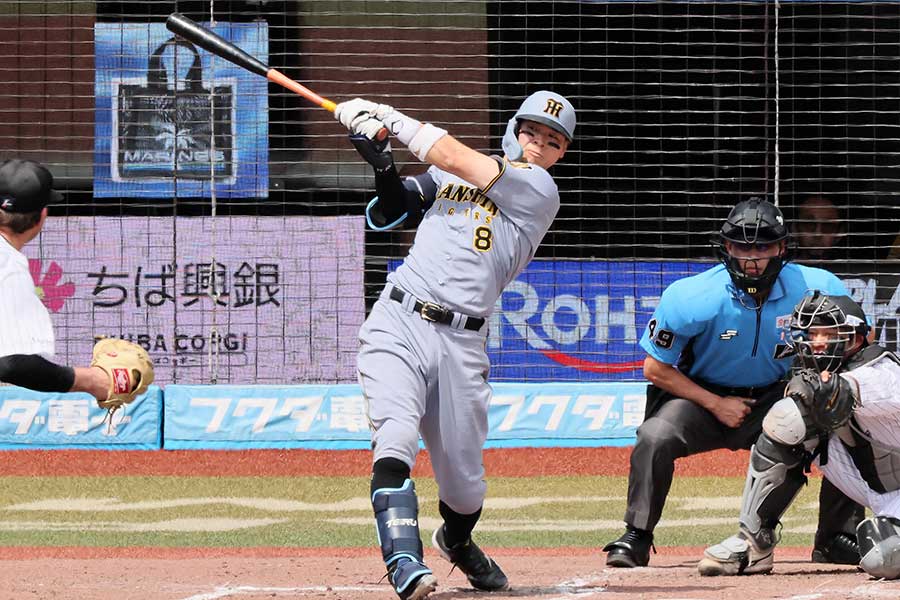 阪神の佐藤輝明【写真：産経新聞社】