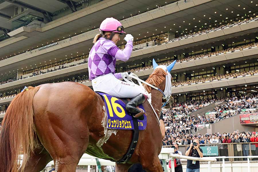 女性騎手初のクラシック制覇を果たした今村聖奈【写真:スポーツ報知/アフロ】
