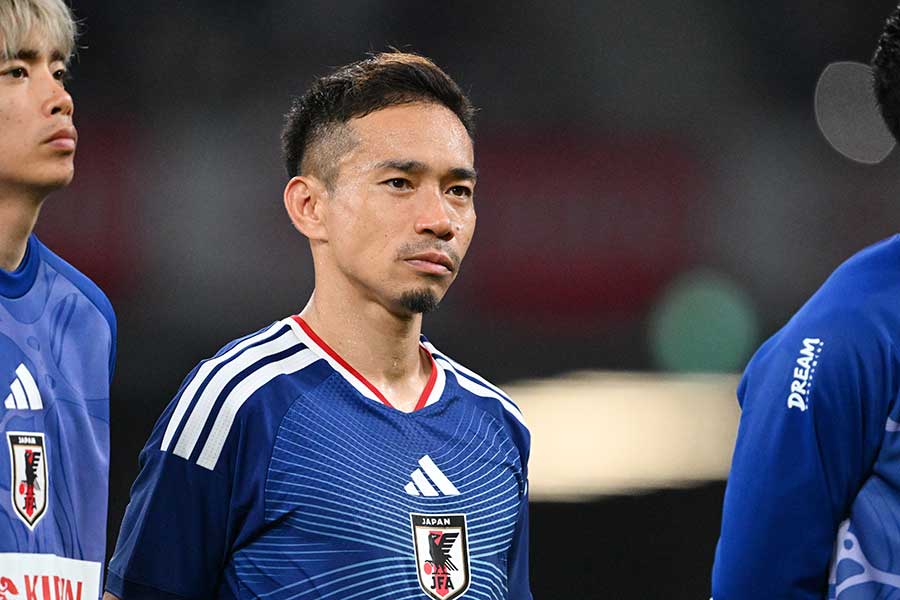 サッカー日本代表の長友佑都【写真：松尾/アフロ】