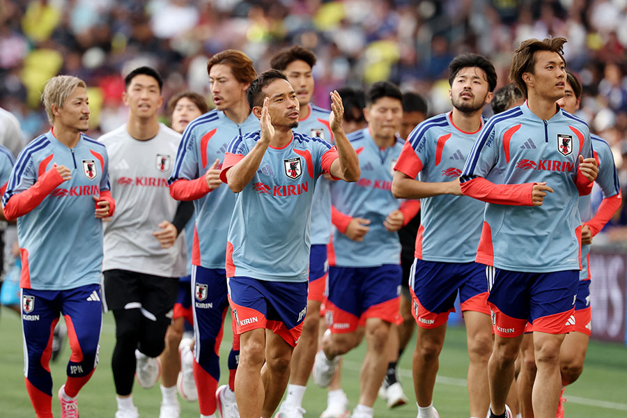 サッカー日本代表【写真：ロイター】