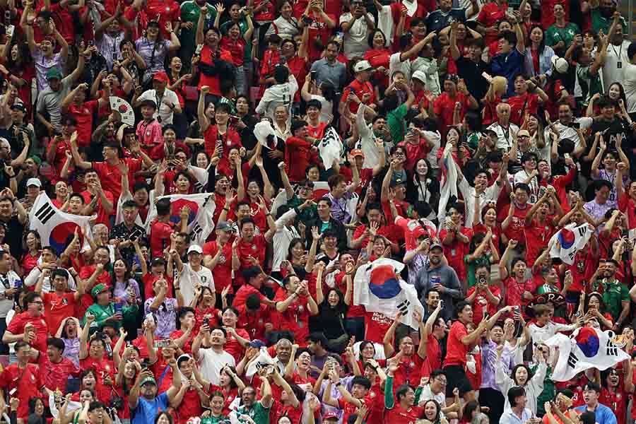 チェコ戦を現地で応援した韓国サポーター【写真:ロイター】