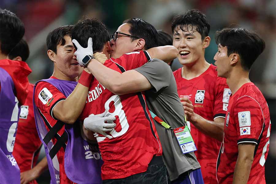チェコに勝利した韓国代表【写真:ロイター】