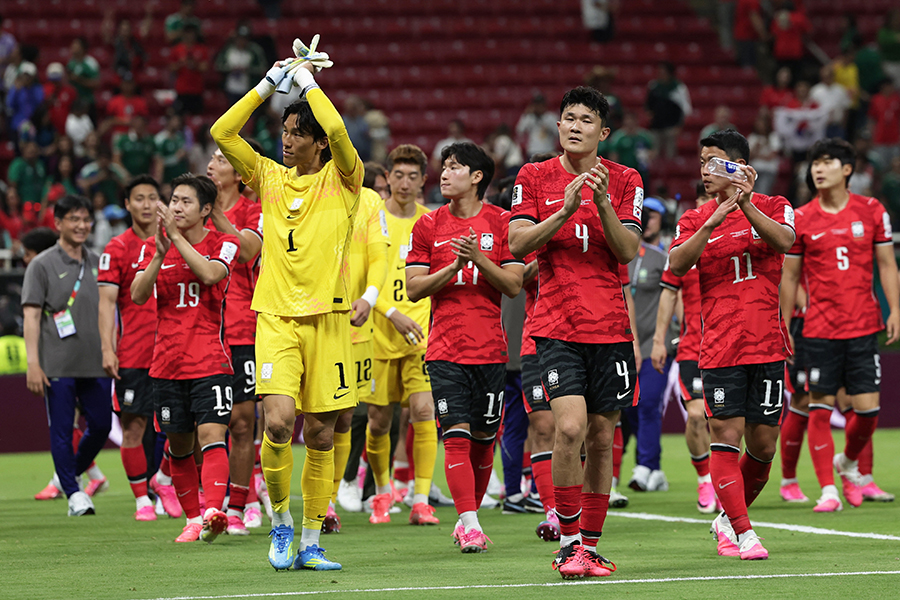チェコ戦に2-1で勝利した韓国代表【写真:ロイター】