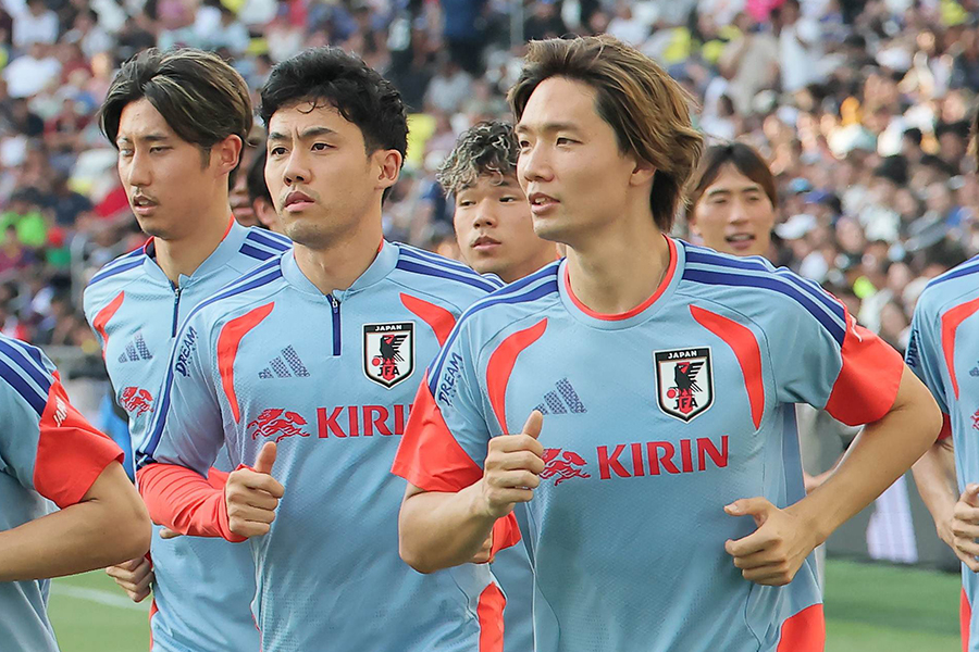 W杯代表メンバーの遠藤航、板倉滉（右）【写真：スポーツ報知/アフロ】