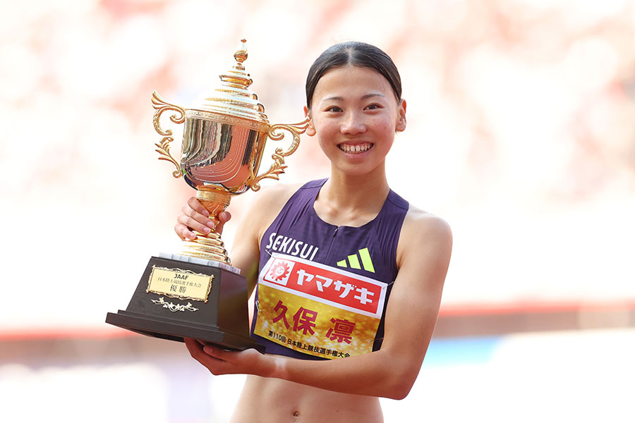 女子800メートルで3連覇を達成した久保凛【写真：YUTAKA/アフロスポーツ】