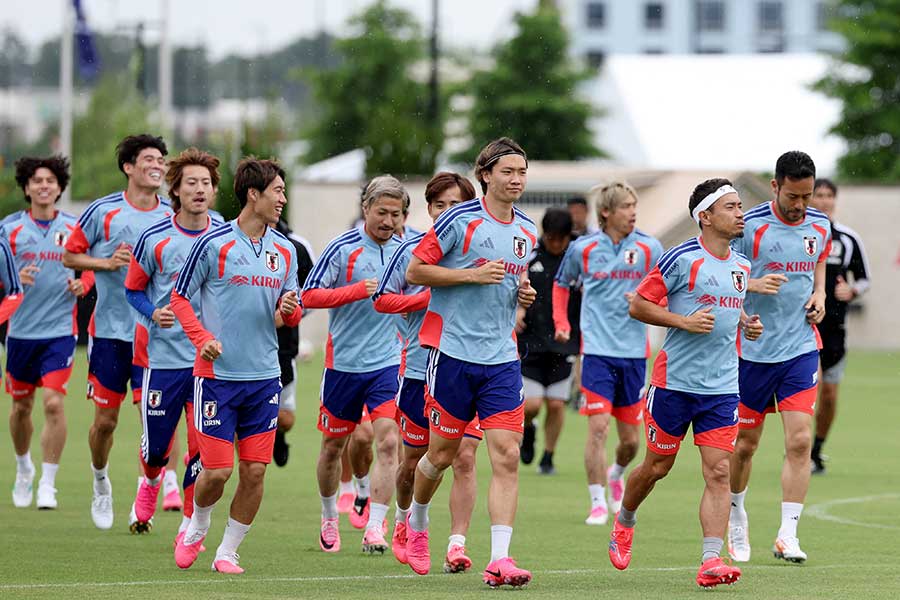サッカー日本代表【写真：ロイター】