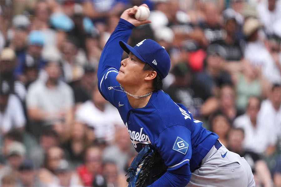 敵地ホワイトソックス戦に先発登板したドジャースの山本由伸【写真:ロイター】