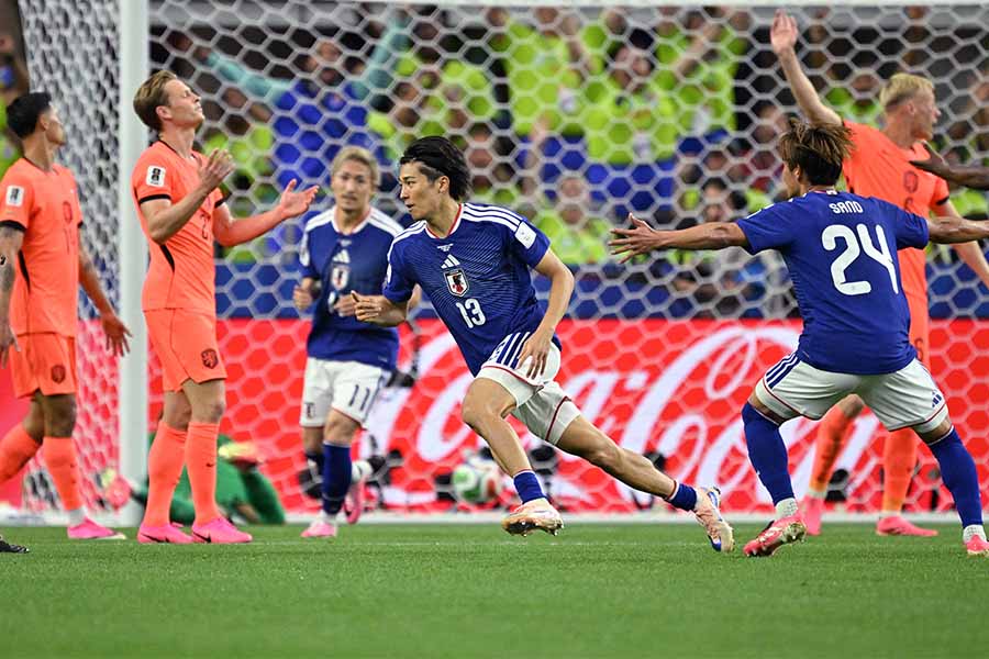オランダ戦で同点弾を決めた13番の中村敬斗【写真:ロイター】