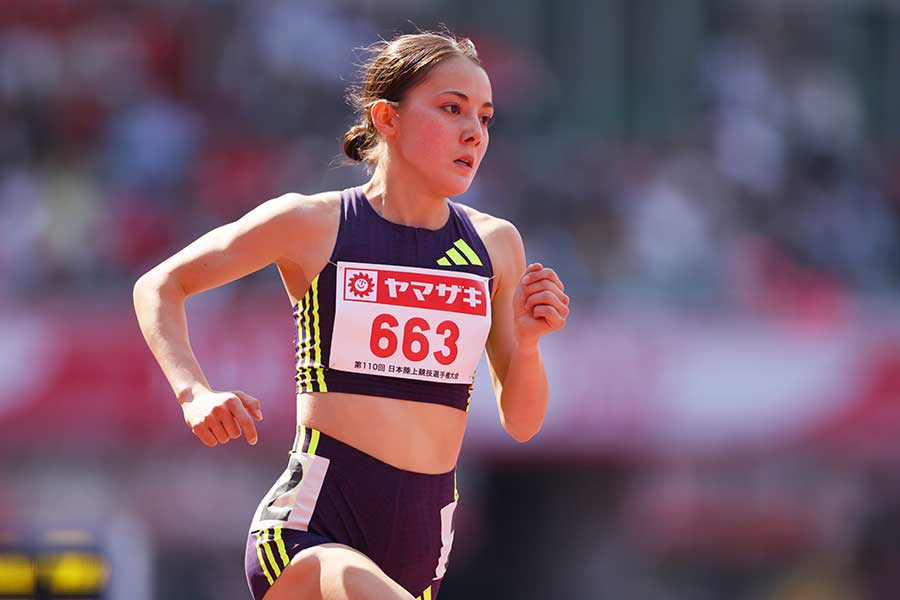 女子1500メートル予選に出場したドルーリー朱瑛里【写真：森田直樹/アフロスポーツ】