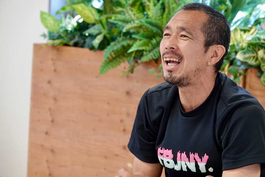 日本対チュニジア戦を楽しんだ久保竜彦【写真:須河千晶】