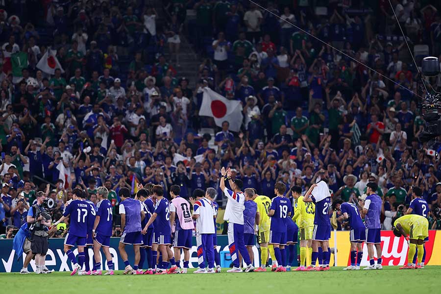 チュニジアに勝利したサッカー日本代表【写真:ロイター】