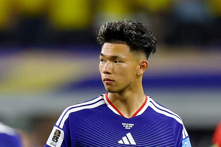 サッカー日本代表の塩貝健人【写真：ロイター】