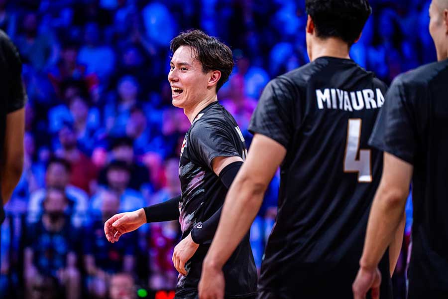 フランス戦に出場した高橋藍【写真：Volleyball World提供】