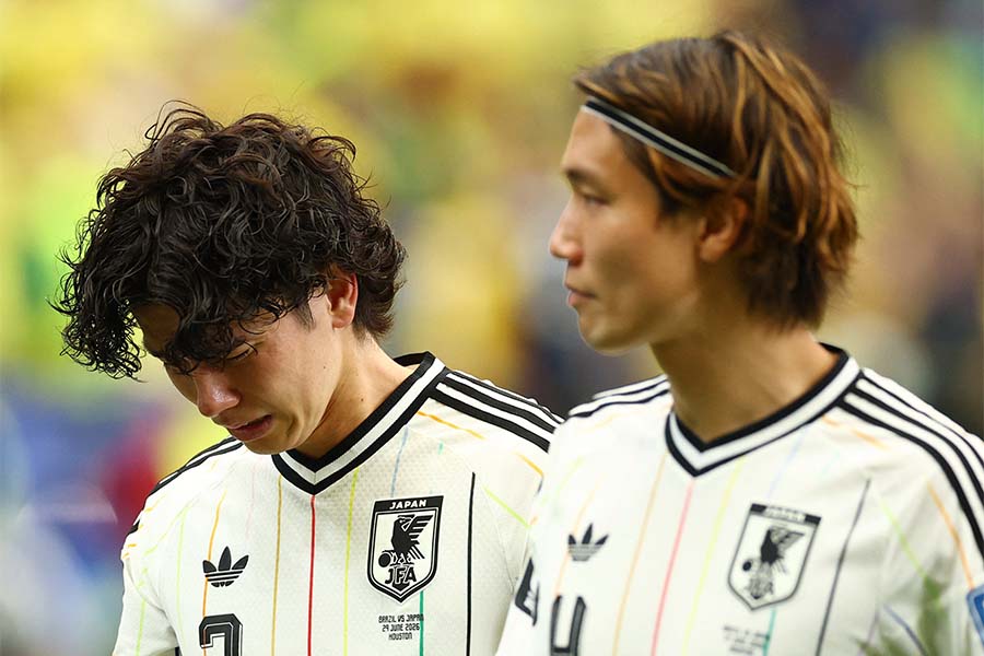 板倉滉（右）と田中碧【写真：ロイター】