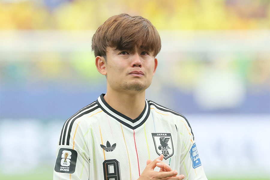 目を真っ赤にした久保建英【写真：スポーツ報知/アフロ】