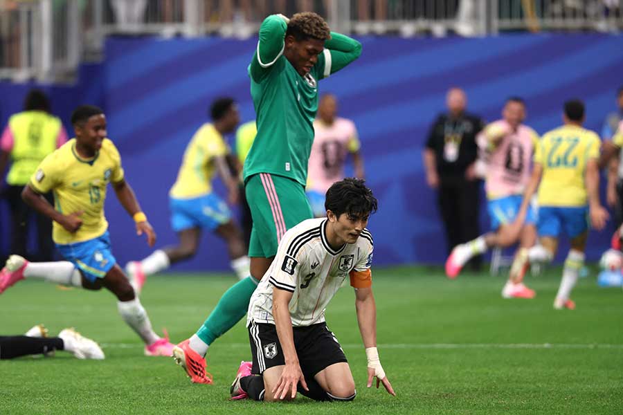 ブラジルに1-2で敗れた日本代表の谷口彰悟【写真：ロイター】
