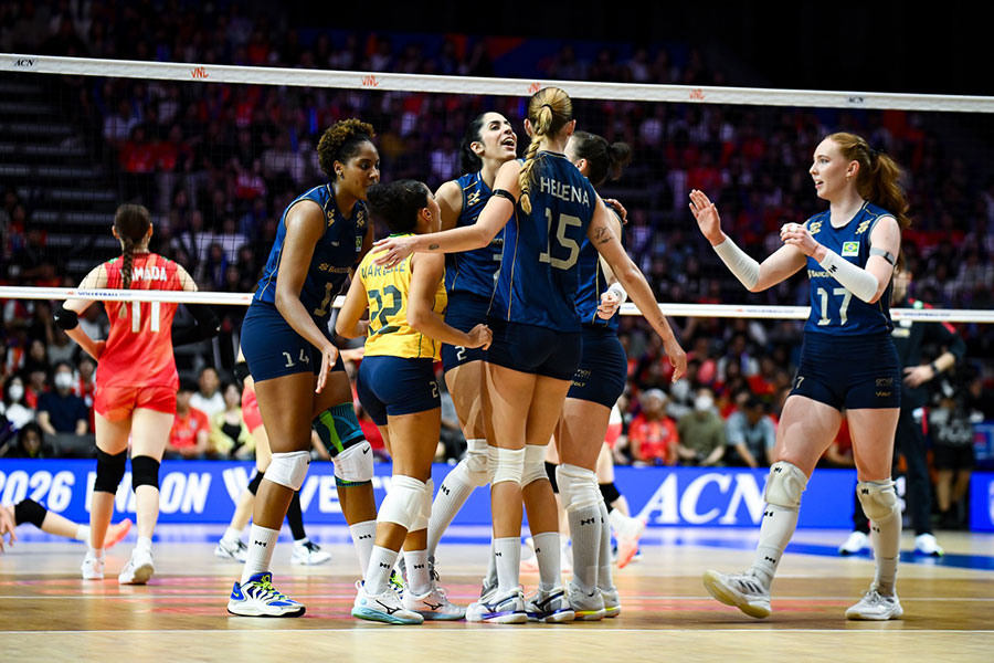 ネーションズリーグで日本と対戦したブラジル女子代表【写真：中戸川知世】