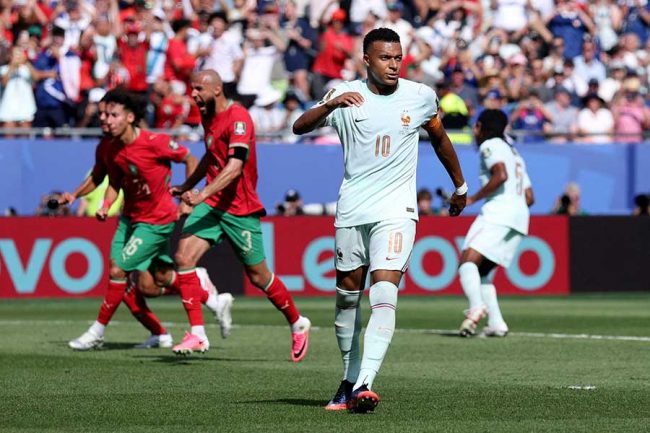 FIFAは説明責任を」 PK直前、エムバペ苛立つ3分12秒中断にブーイング