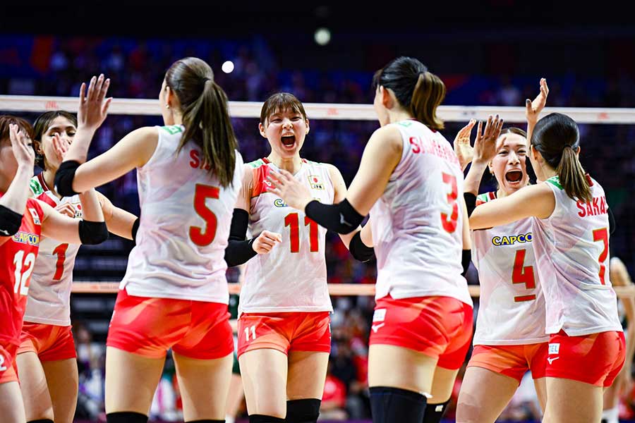 ポーランドに大逆転で勝利したバレーボール日本代表【写真：中戸川知世】