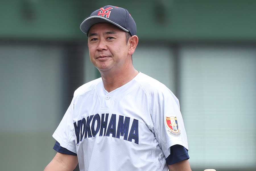 東海大相模戦に勝利した横浜の村田浩明監督【写真：加治屋友輝】