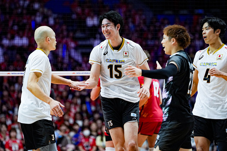 甲斐(左から2番目)の活躍もあり、日本男子が史上初の11連勝【写真:中戸川知世】