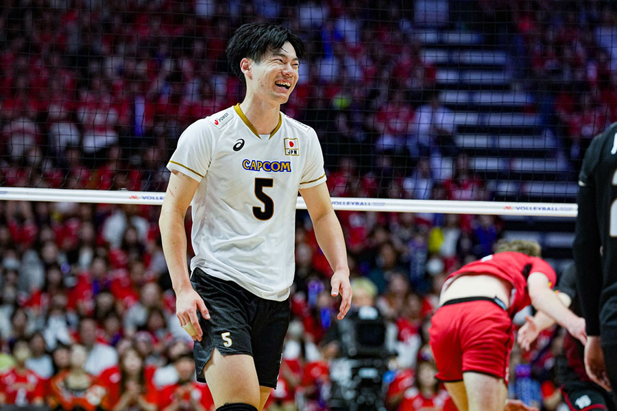 大塚とベルギー選手の交流が話題【写真:中戸川知世】