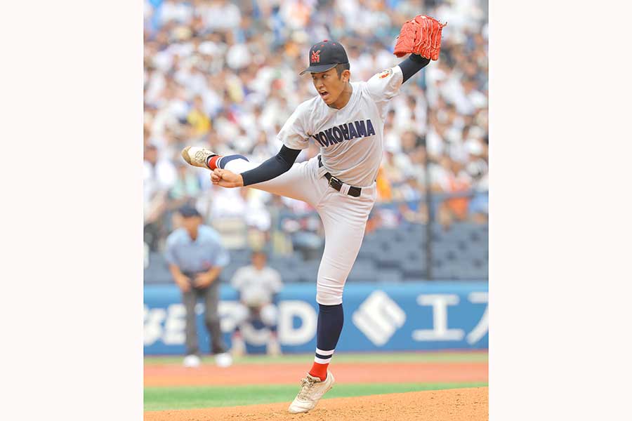 慶応戦で登板した横浜の織田翔希【写真:産経新聞社】