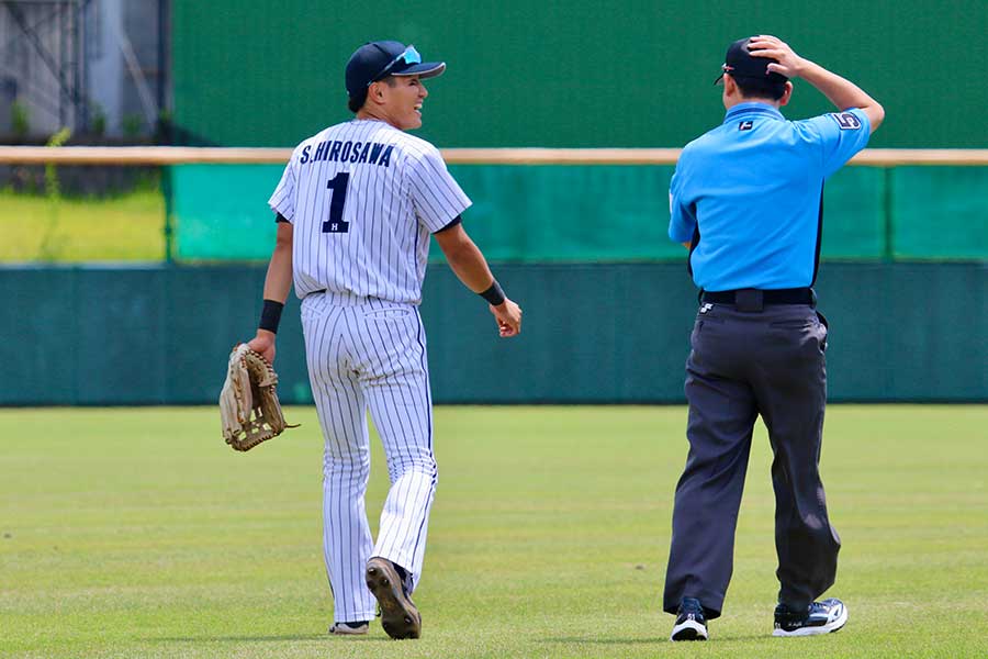 明るい性格でチームを引っ張る廣澤（左）【写真：羽鳥慶太】