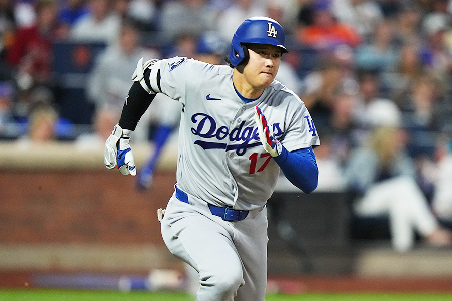 メッツ戦で安打を放つドジャースの大谷翔平【写真:AP/アフロ】
