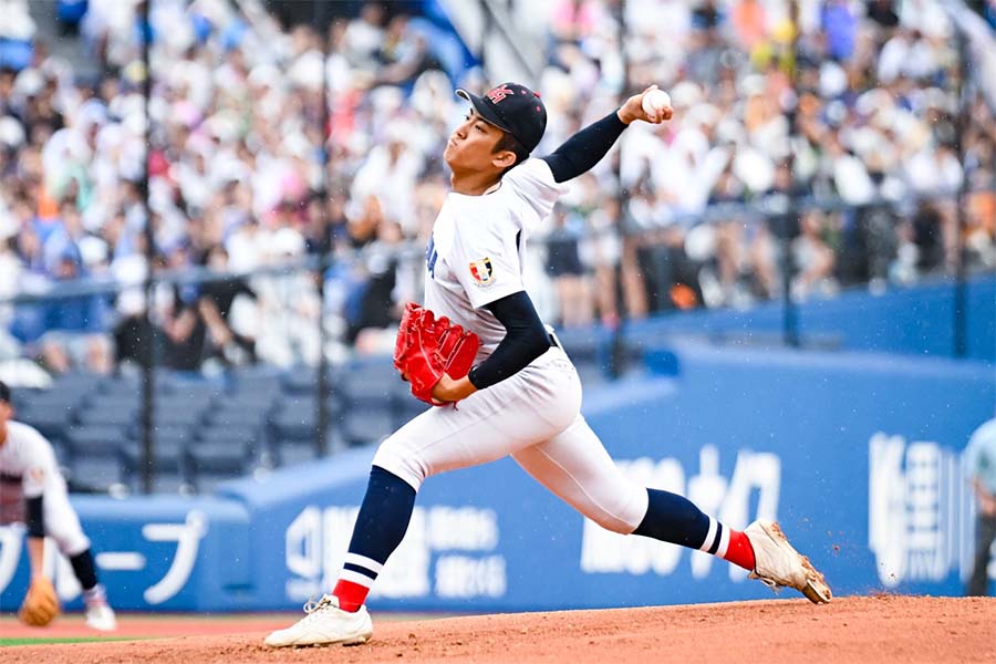 決勝に登板し、9回完投した横浜高のエース・織田【写真:中戸川知世】