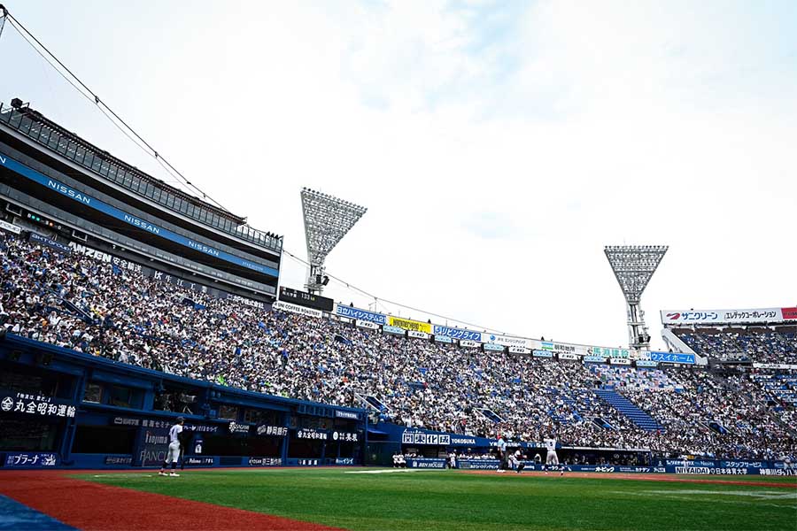 神奈川県大会決勝の観客席は大観衆で埋まった【写真：中戸川知世】