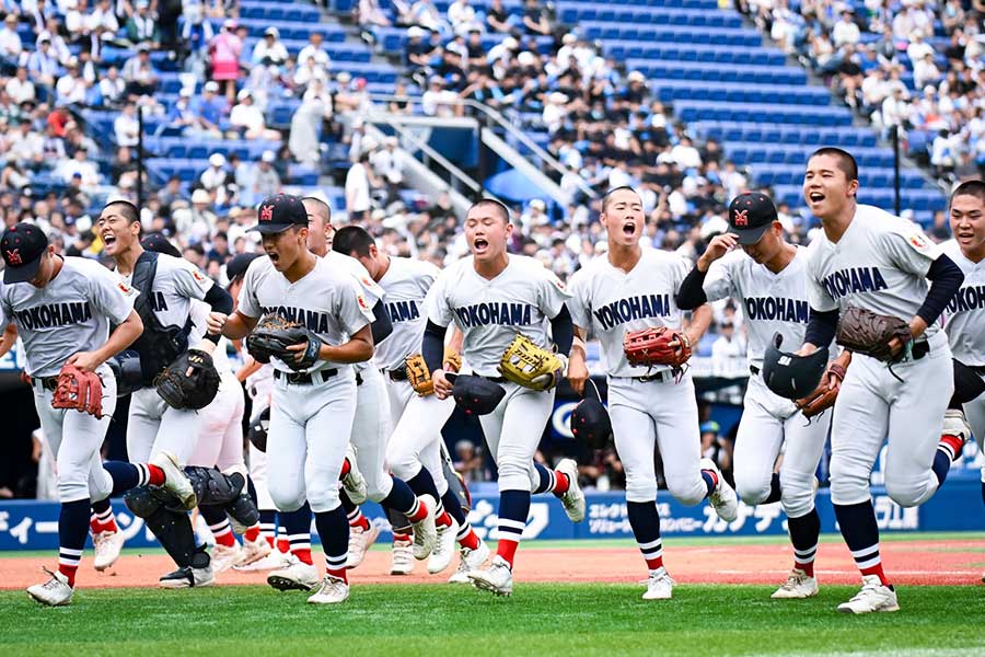 神奈川大会決勝に臨んだ横浜高ナイン【写真:中戸川知世】