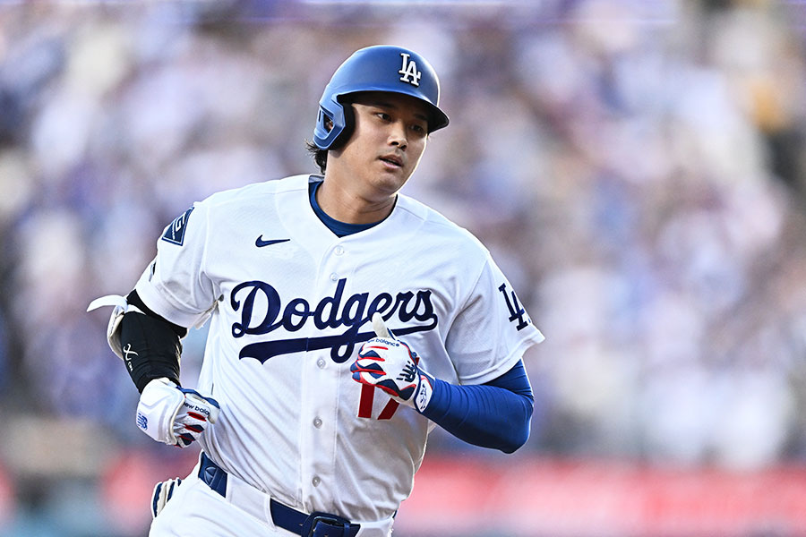 後半戦初アーチを放ったドジャースの大谷翔平【写真：ロイター】