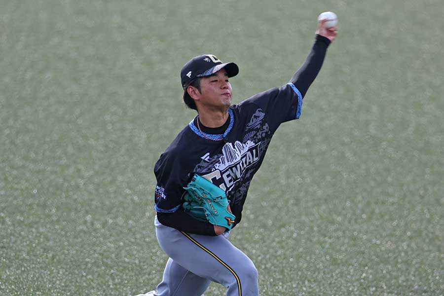 オールスター第2戦を前にキャッチボールする阪神・高橋遥人【写真:産経新聞社】