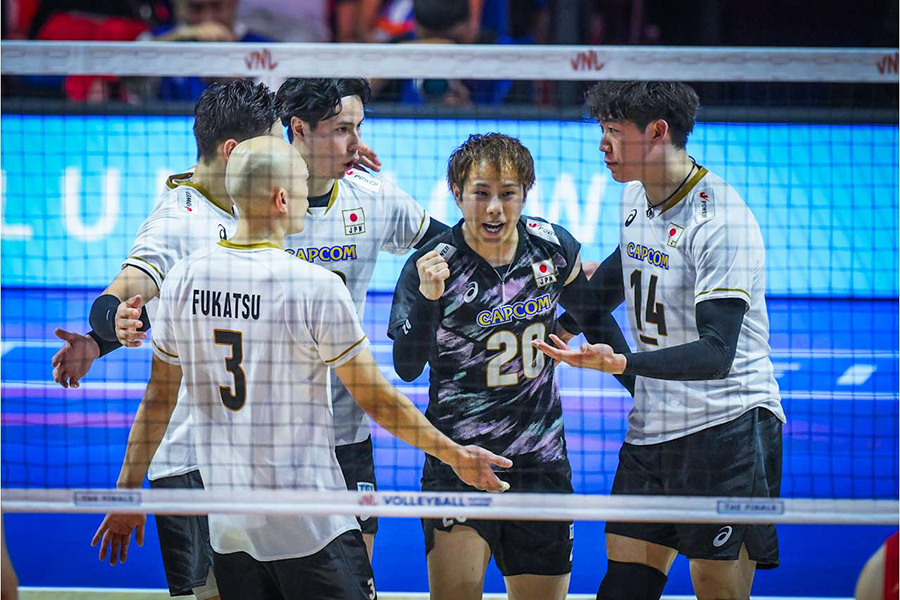 準々決勝で中国に勝利した日本代表【写真:Volleyball World提供】