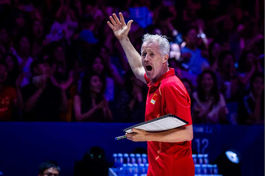 中国代表のヴィタル・ヘイネン監督【写真:Volleyball World提供】