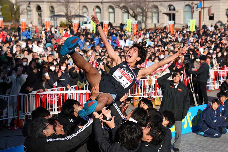 今年元日のニューイヤー駅伝で初優勝を飾ったGMOインターネットグループ【写真:長田洋平/アフロスポーツ】