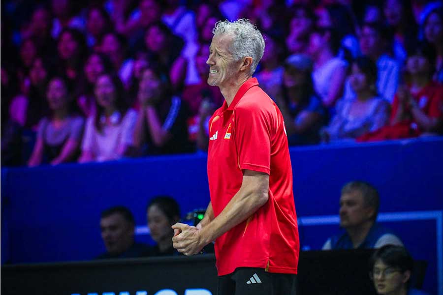 中国代表のヴィタル・ヘイネン監督【写真：Volleyball World提供】