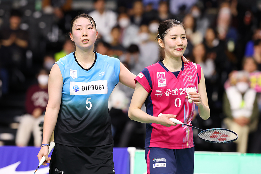 志田千陽(右)と五十嵐有紗【写真:長田洋平/アフロスポーツ】