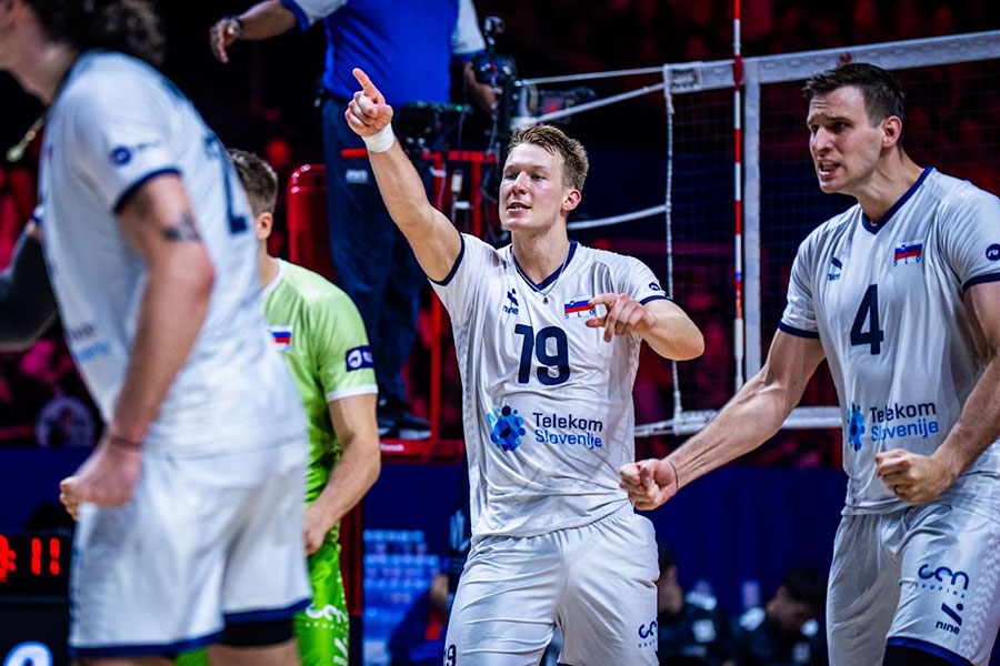 スロベニアのロク・モジッチ(中央)【写真:Volleyball World提供】