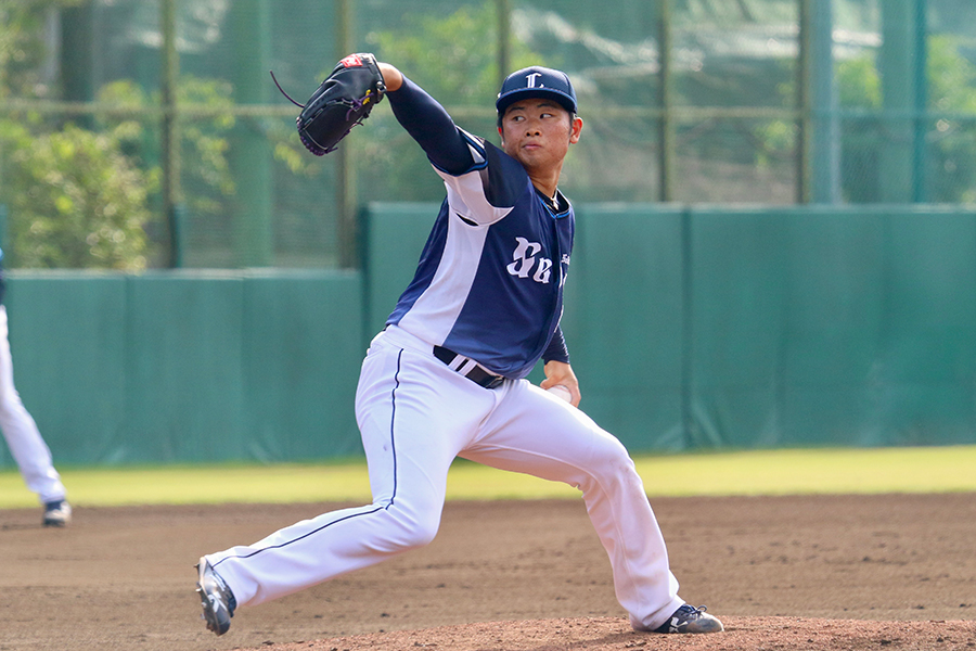 左腕からの剛球が濱岡の武器だ【写真：羽鳥慶太】