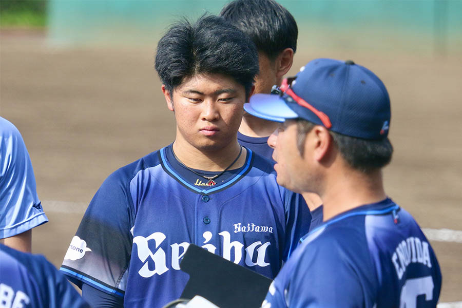プロは成長へのヒントをたくさん得られる場所だと言う濱岡【写真:羽鳥慶太】