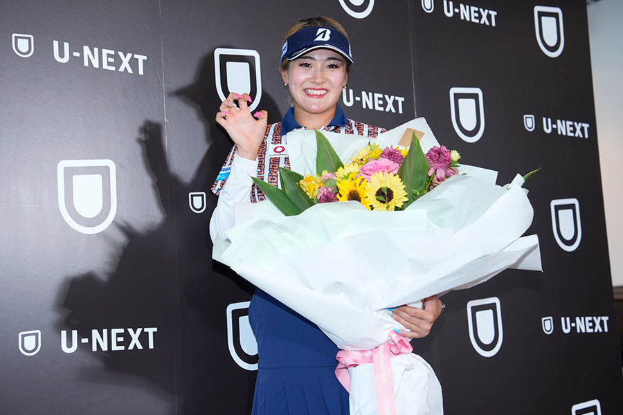 凱旋帰国し、記者会見に出席した桑木志帆【写真:増田美咲】