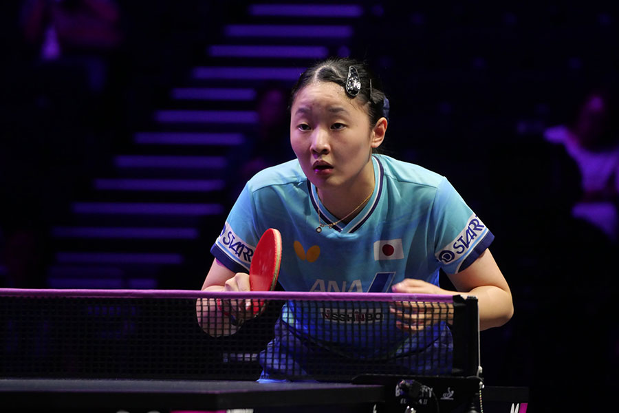 女子シングルス1回戦で橋本帆乃香に勝利した張本美和【写真:編集部】