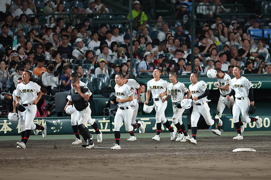 仙台育英に敗れた札幌日大【写真:スポーツ報知/アフロ】