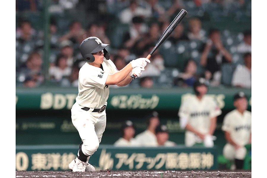 2回、適時三塁打を放った長崎日大・太田涼介【写真:スポーツ報知/アフロ】